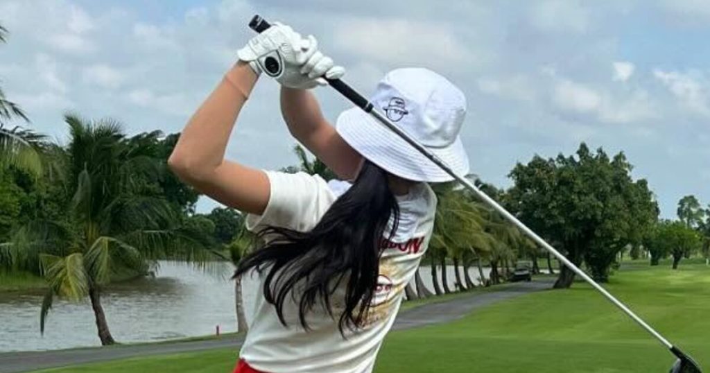Penampakan “Kencan Golf” yang Langka Mengonfirmasi Pasangan Aktor Populer Masih Kuat