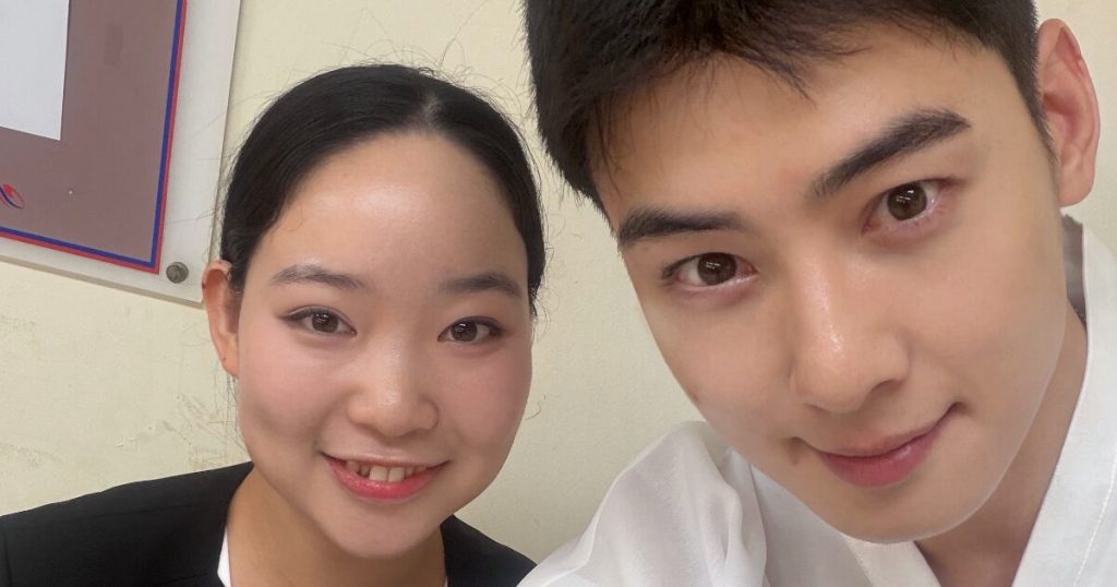 Cha Eunwoo ASTRO Buktikan Dia Masih Berwajah Jenius di Foto Terbarunya